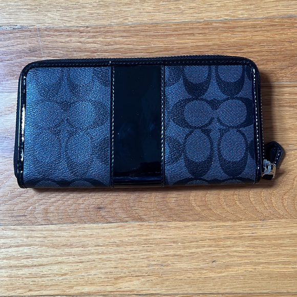 Coach Wallet - Picture 2 of 3